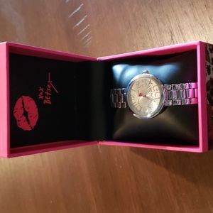 BETSEY JOHNSON Women's Watch - 3 hands Quqrtz Movement